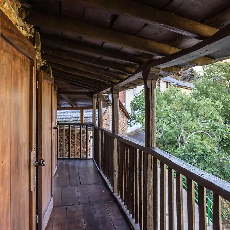 Secluded In With Balcony بيت للعطل Arnado